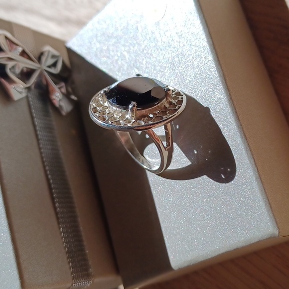 NEW Vintage Sterling Silver Garnet ring - Picture 5 of 11